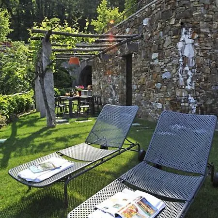 Sleeps 6 Pool Apartment