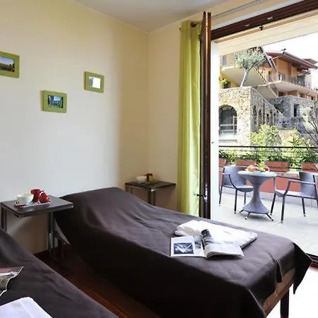 Apartment Sleeps 6 Pool