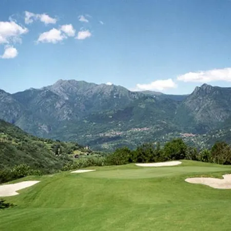 Sleeps 6 Pool Apartment Menaggio