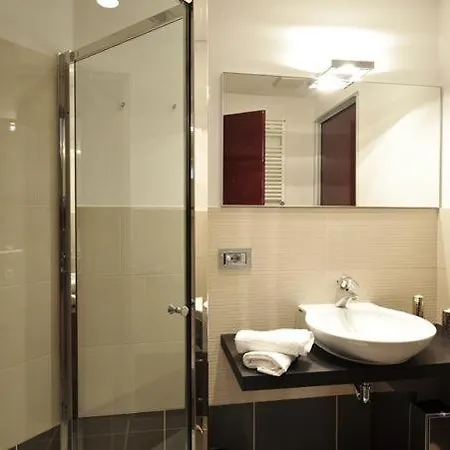 Apartment Sleeps 6 Pool