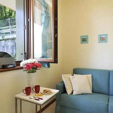 Sleeps 6 Pool Apartment *